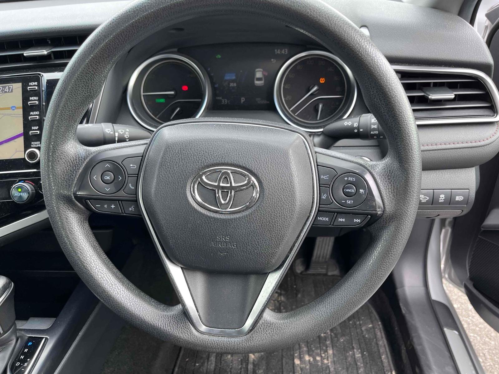 TOYOTA CAMRY X Image 12