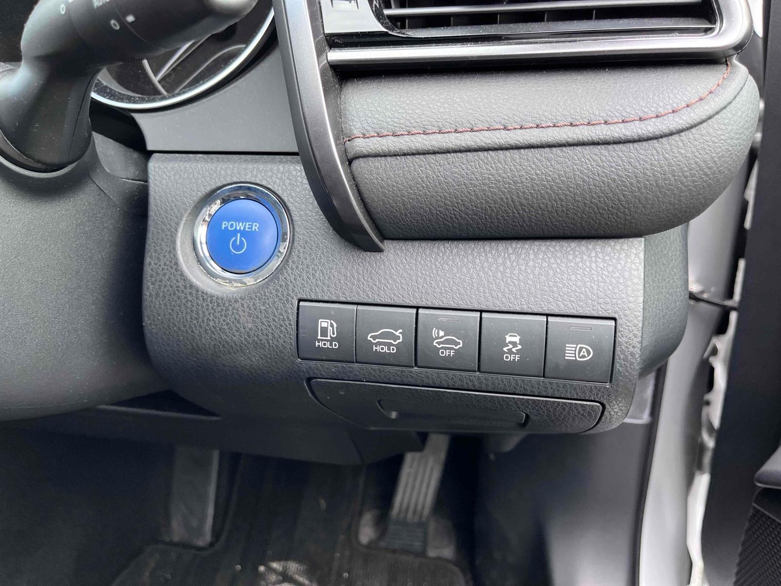 TOYOTA CAMRY X Image 14