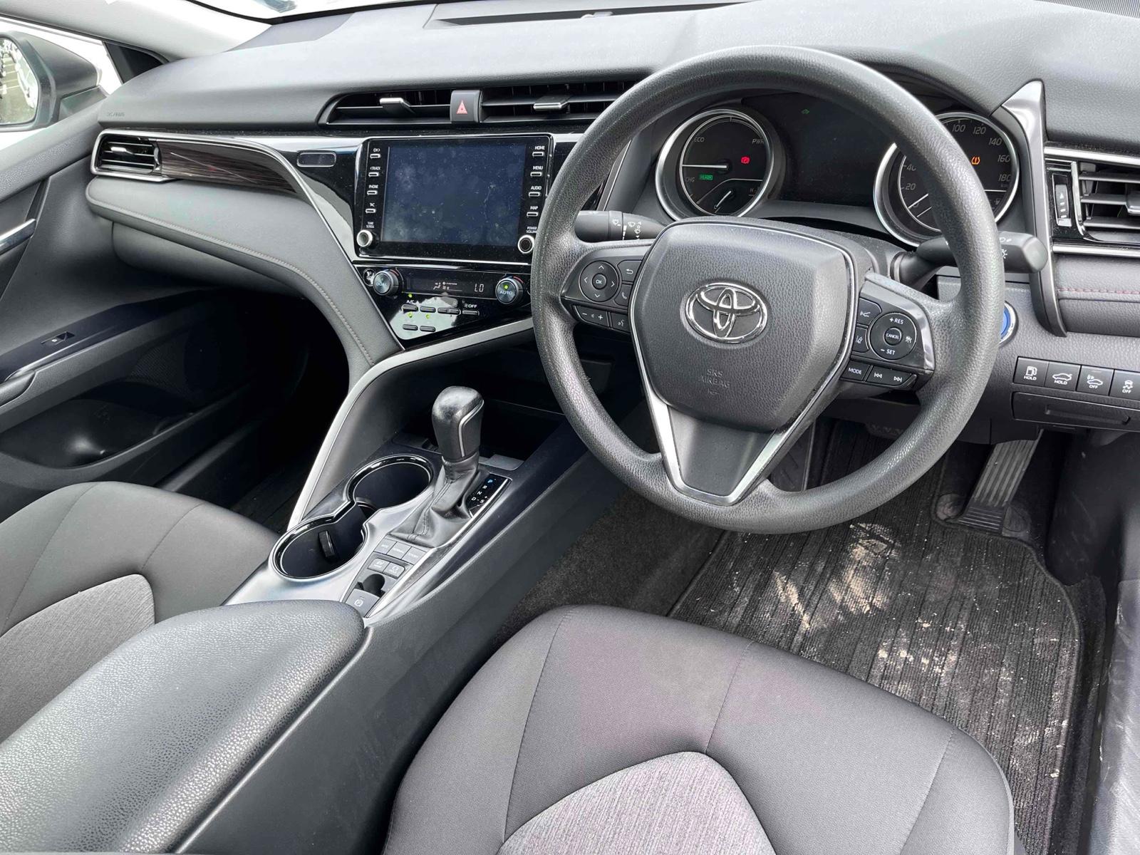 TOYOTA CAMRY X Image 10