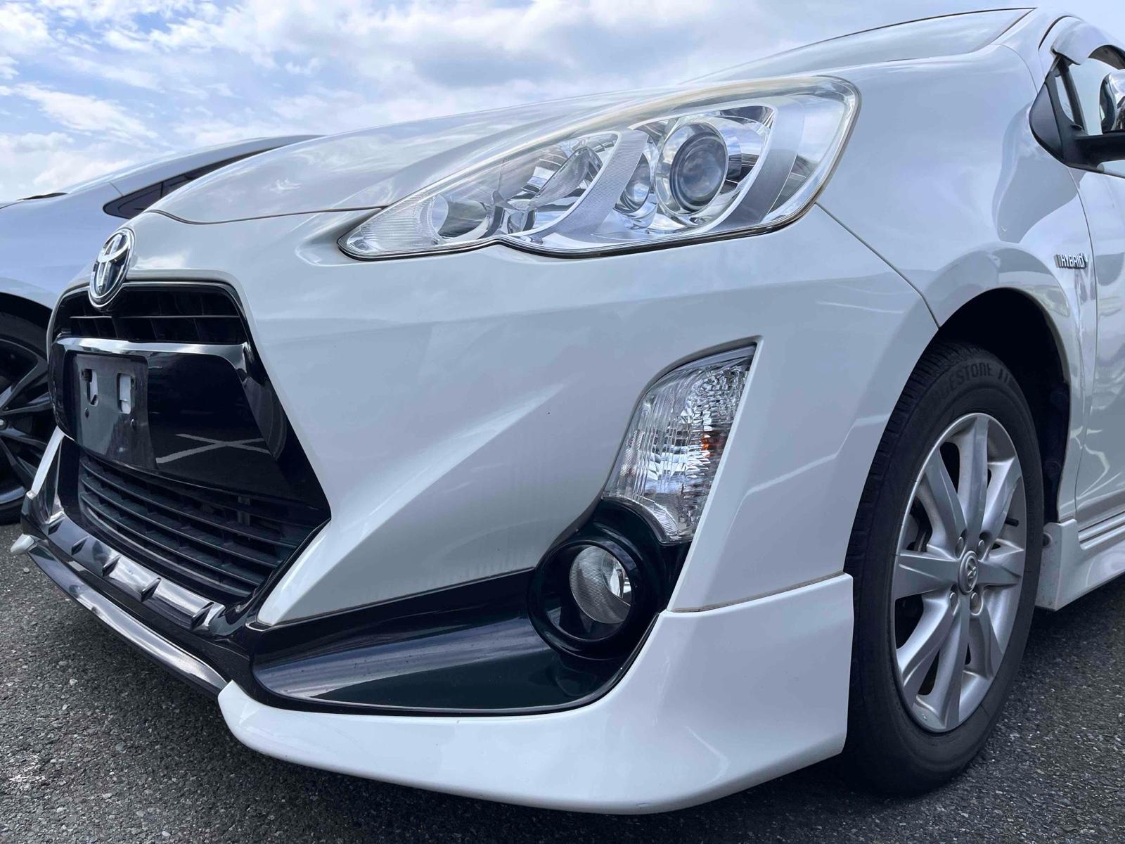 TOYOTA AQUA S STYLE BLACK Image 13