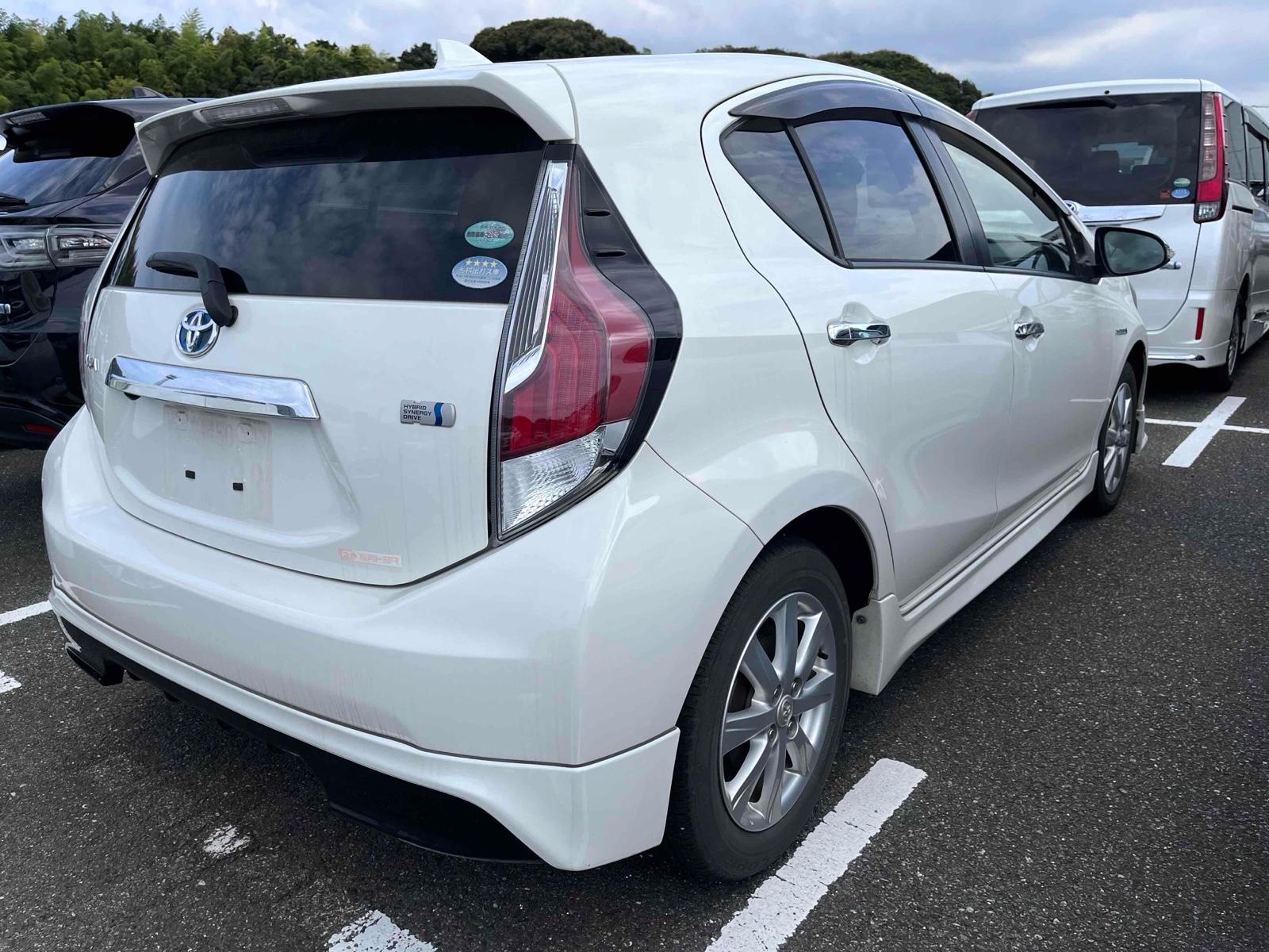 TOYOTA AQUA S STYLE BLACK Image 7