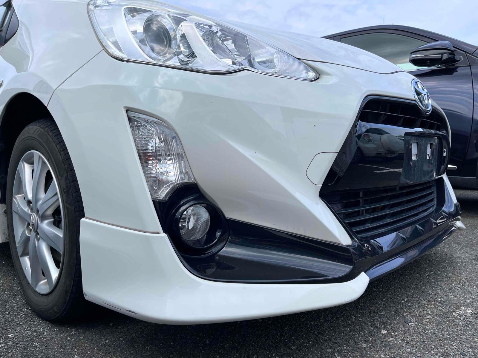 TOYOTA AQUA S STYLE BLACK Image 14
