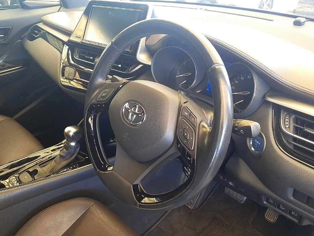 TOYOTA C-HR G Image 3