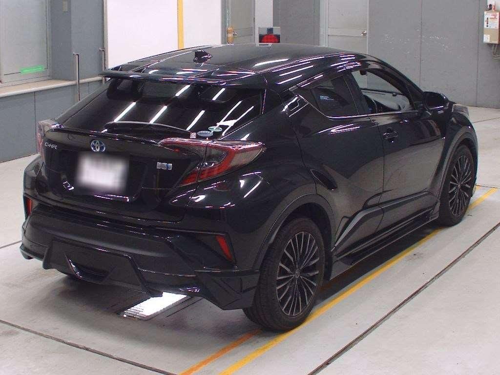 TOYOTA C-HR G Image 2