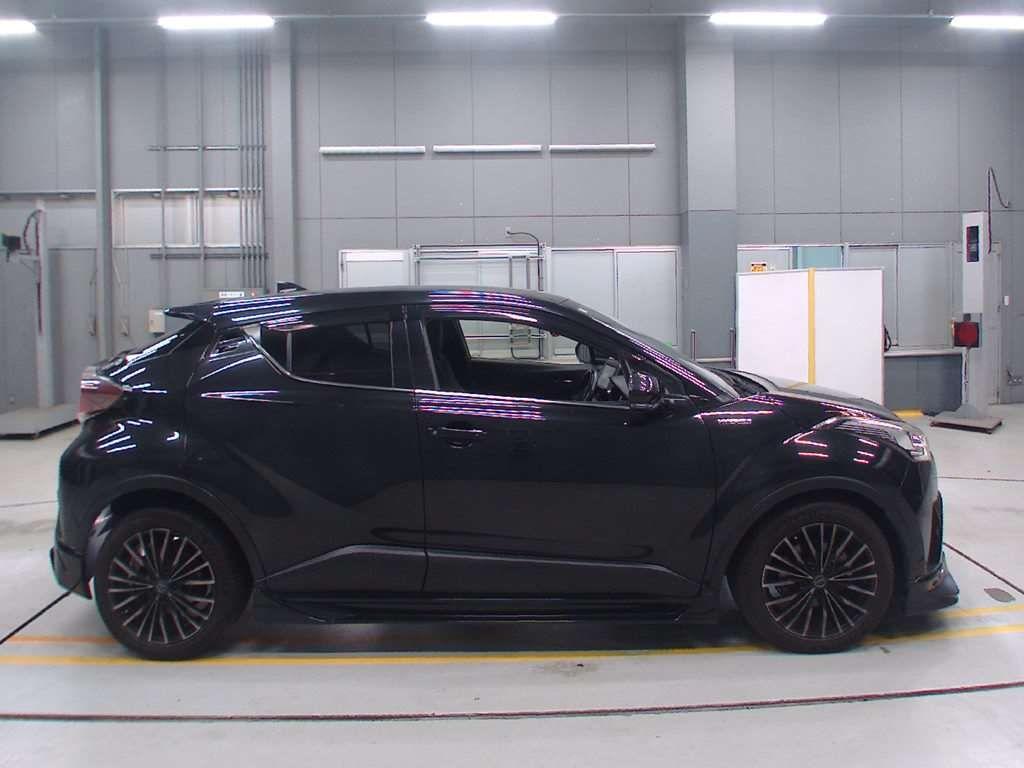 TOYOTA C-HR G Image 4