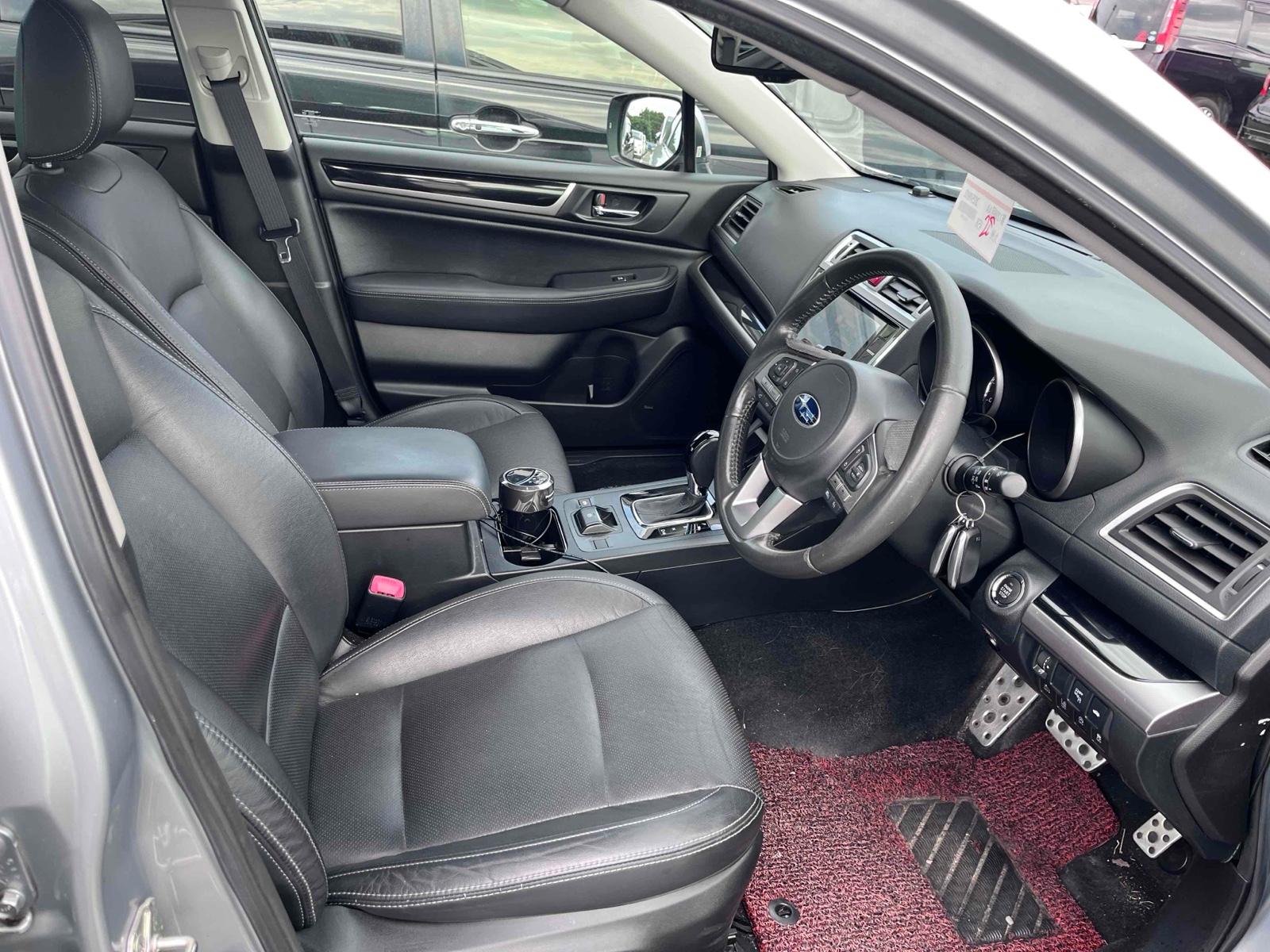 SUBARU LEGACY B4 LIMITED 4WD Image 11