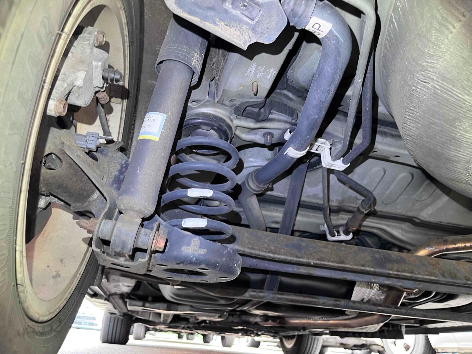 TOYOTA PRIUS ALPHA S Image 30