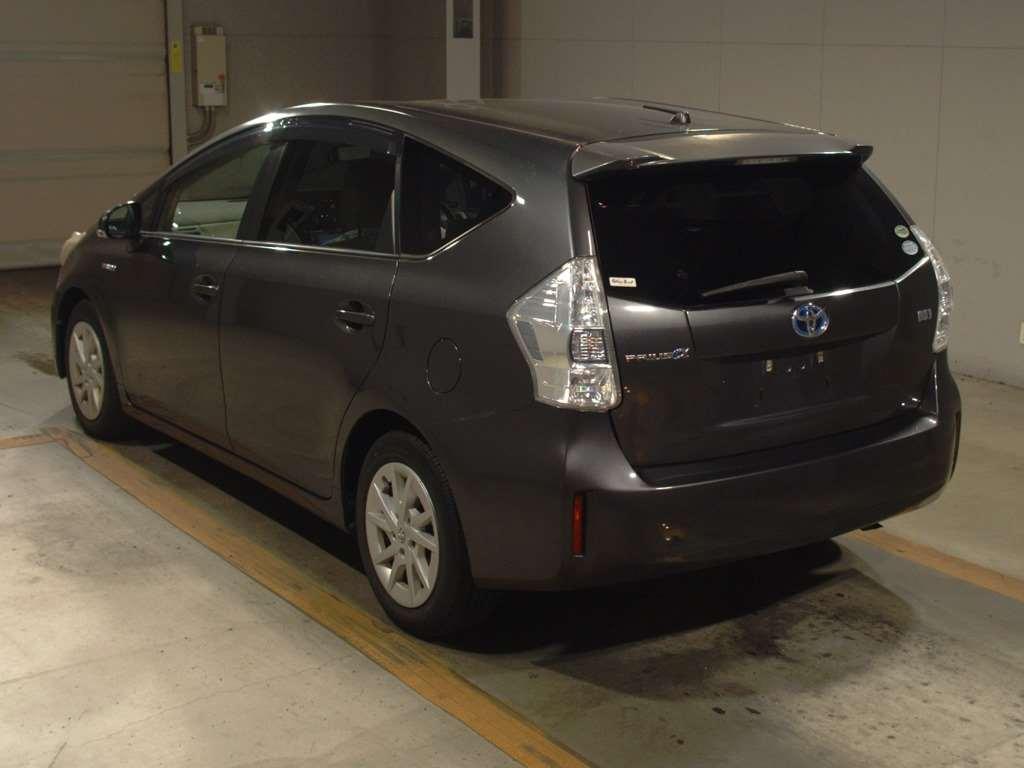 TOYOTA PRIUS ALPHA S Image 7