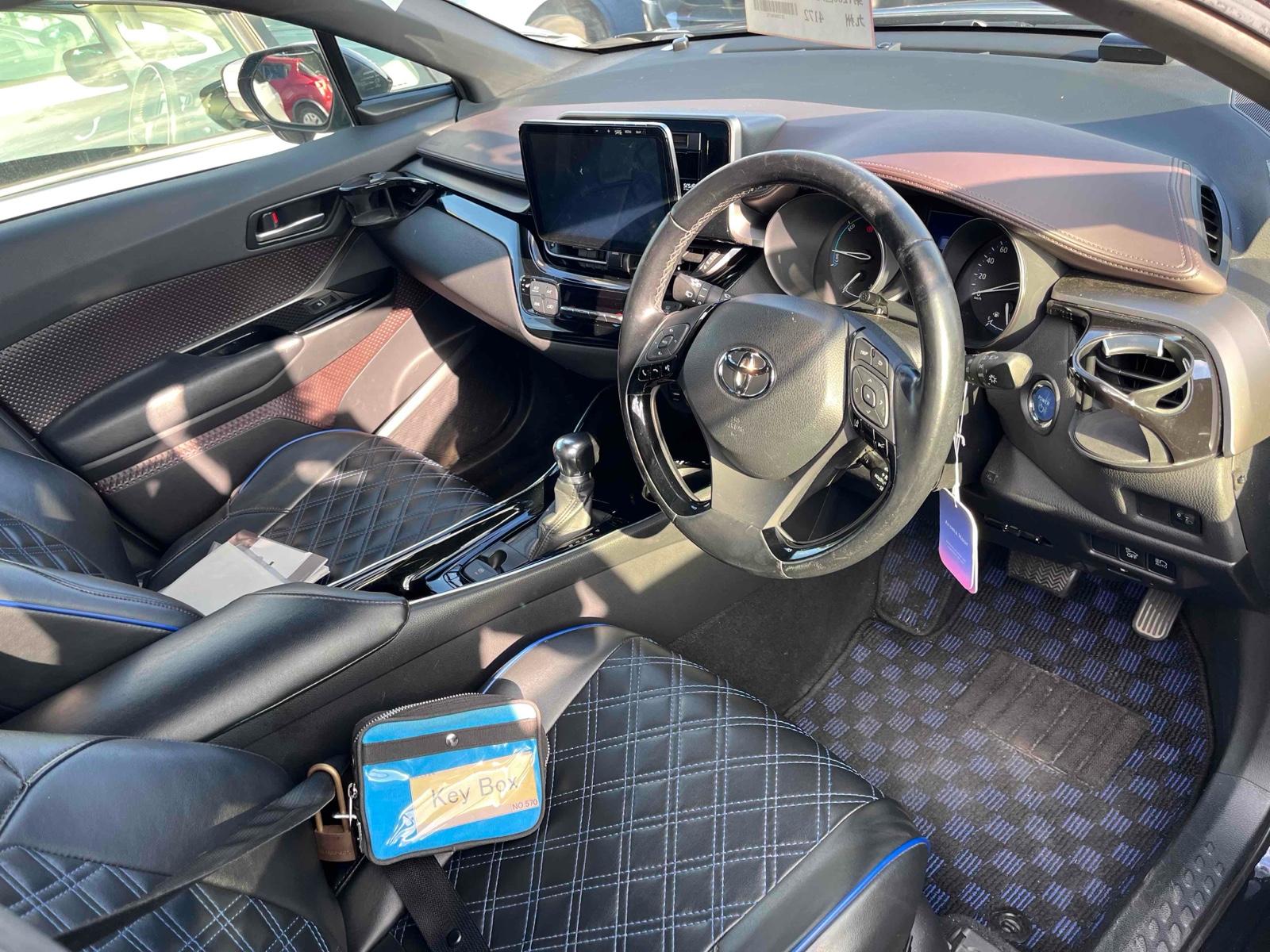 TOYOTA C-HR G Image 10