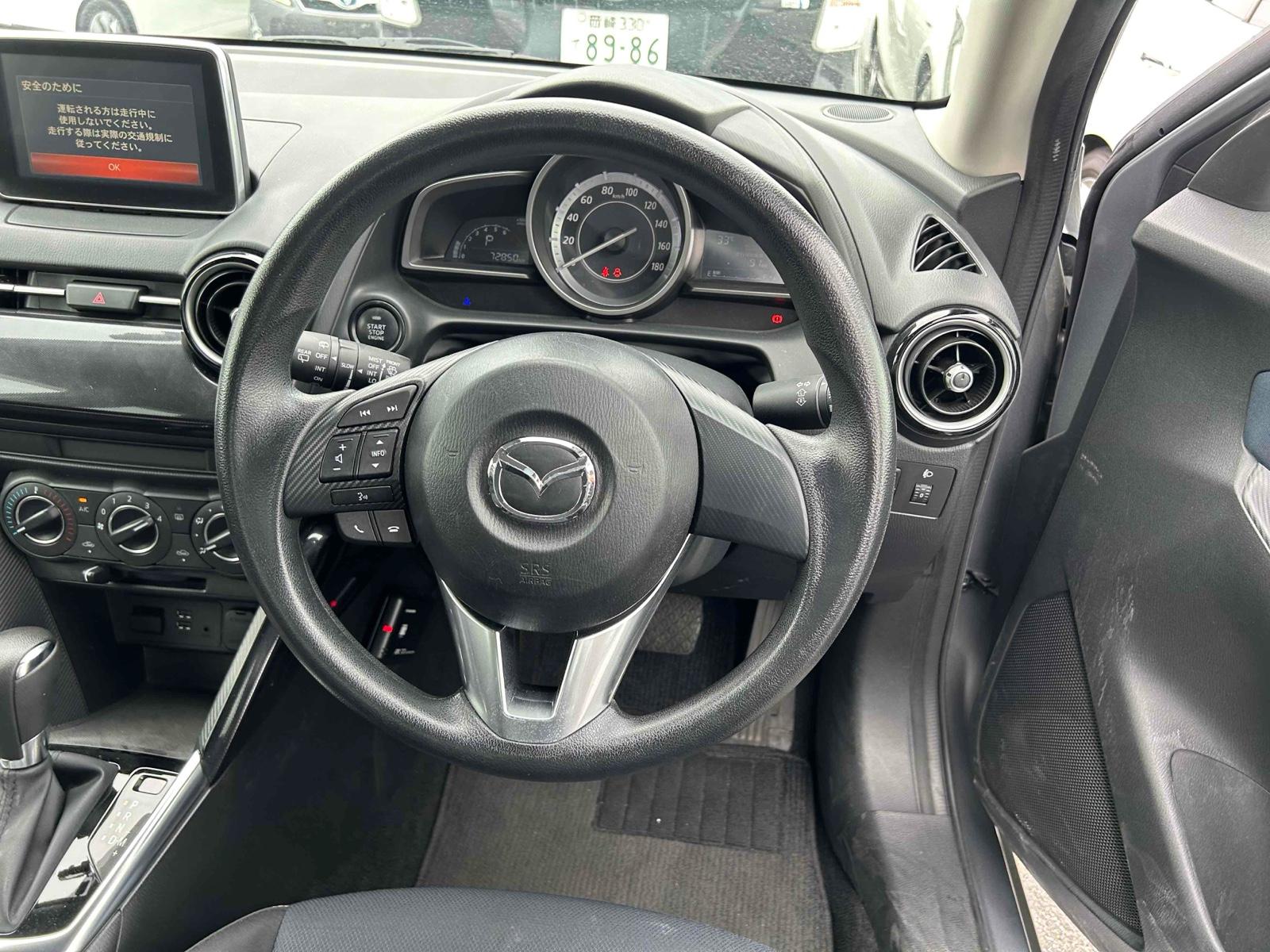 MAZDA DEMIO 13S Image 4