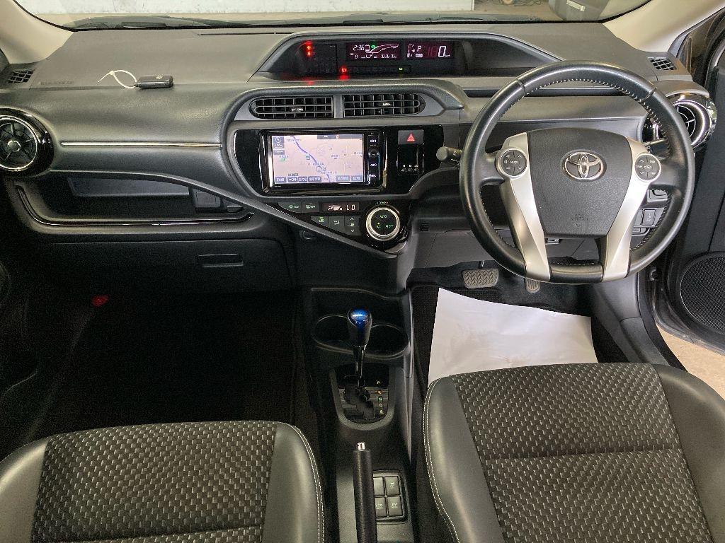 TOYOTA AQUA X-URBAN Image 5