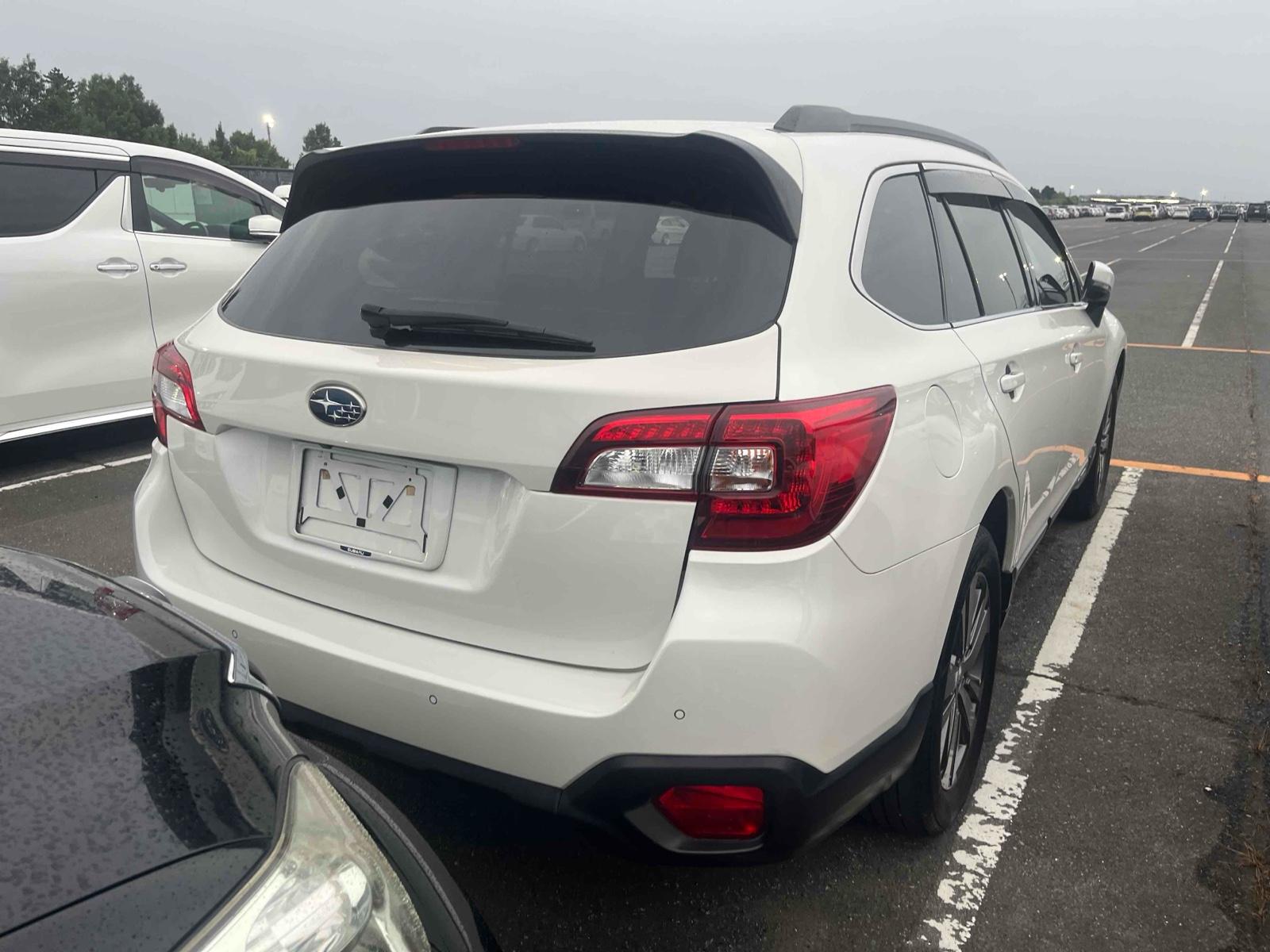 SUBARU OUTBACK 4WD B-SPORT Image 2