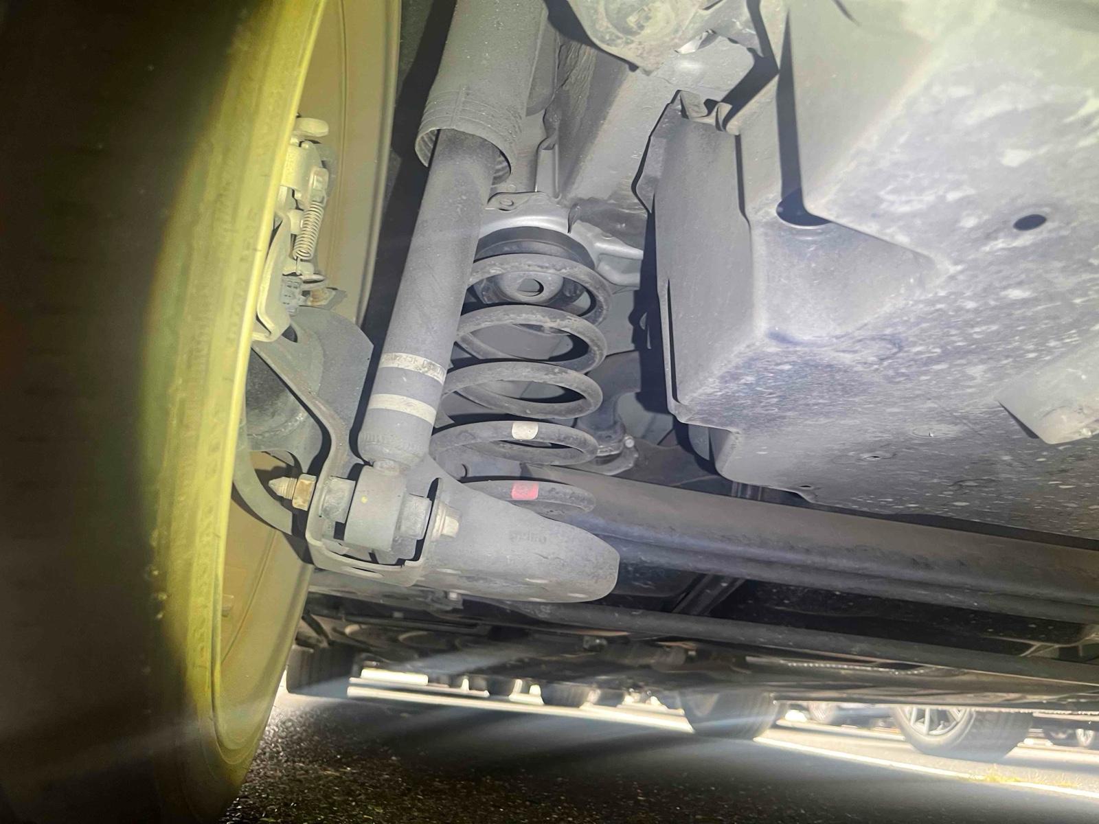 TOYOTA PRIUS L BODY KIT Image 15