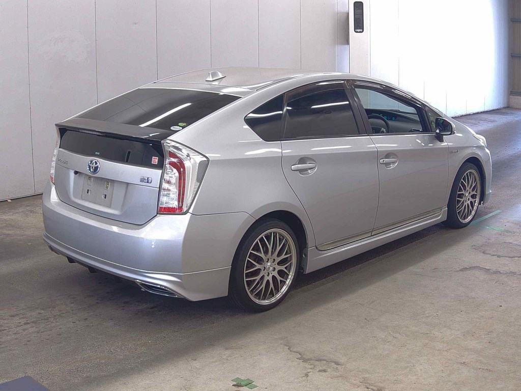 TOYOTA PRIUS L BODY KIT Image 5