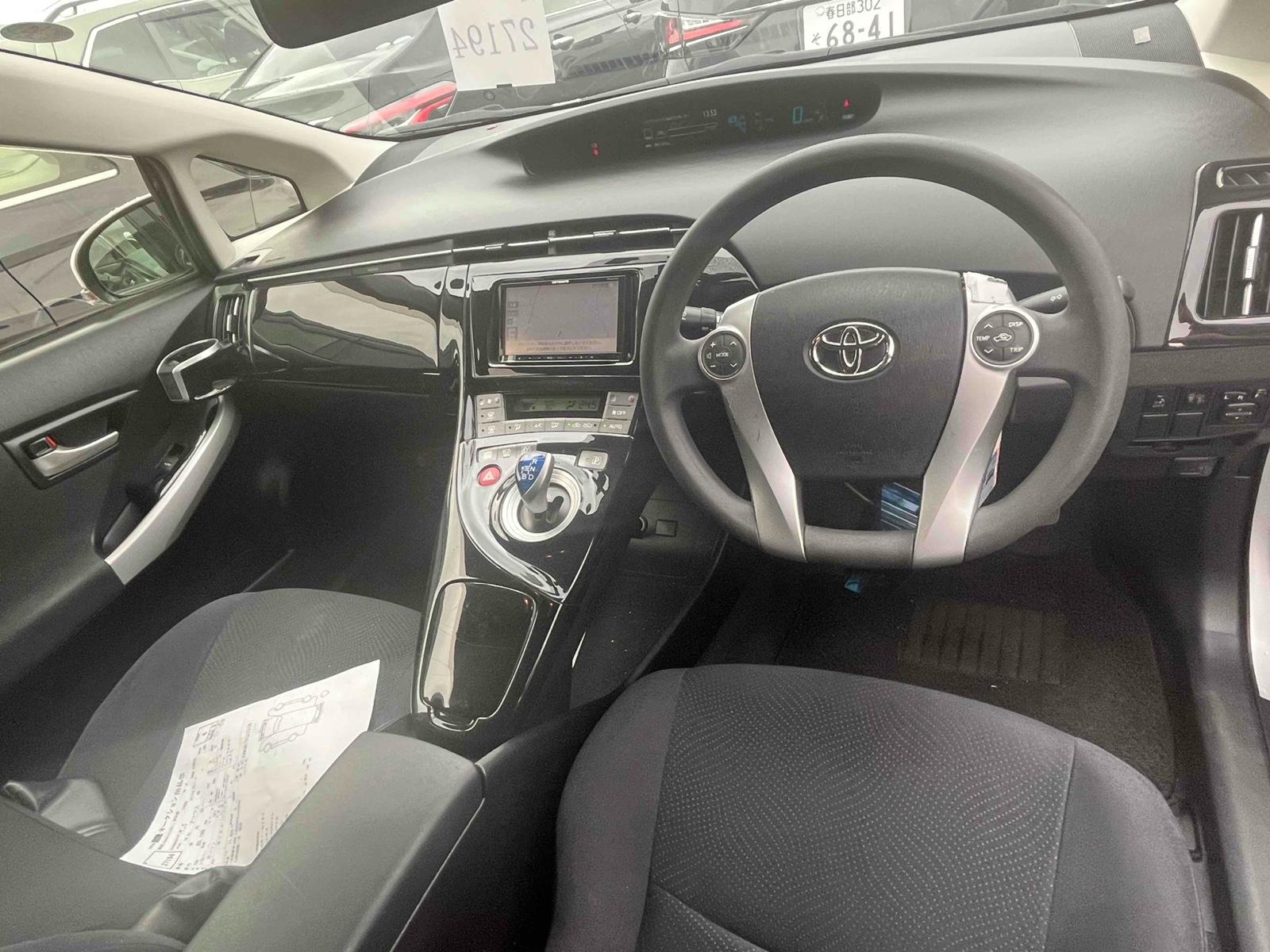 TOYOTA PRIUS L BODY KIT Image 10