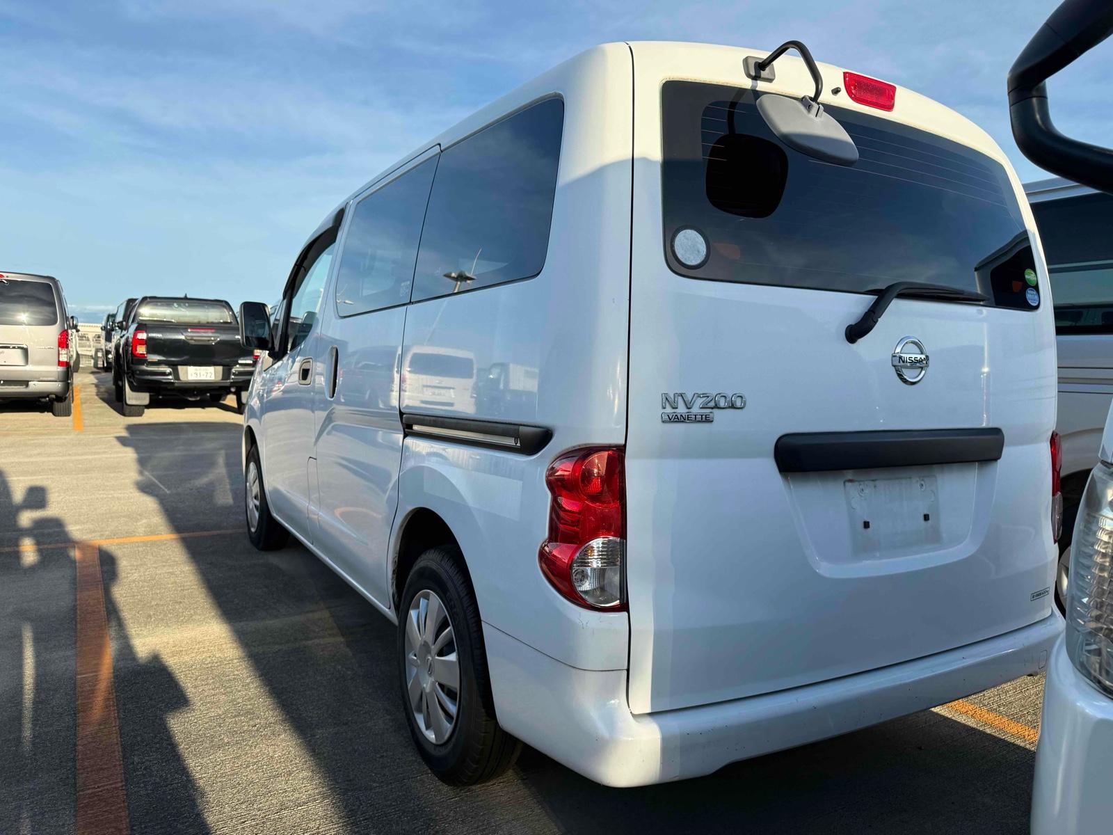 NISSAN NV200 VANETTE VAN VX Image 8