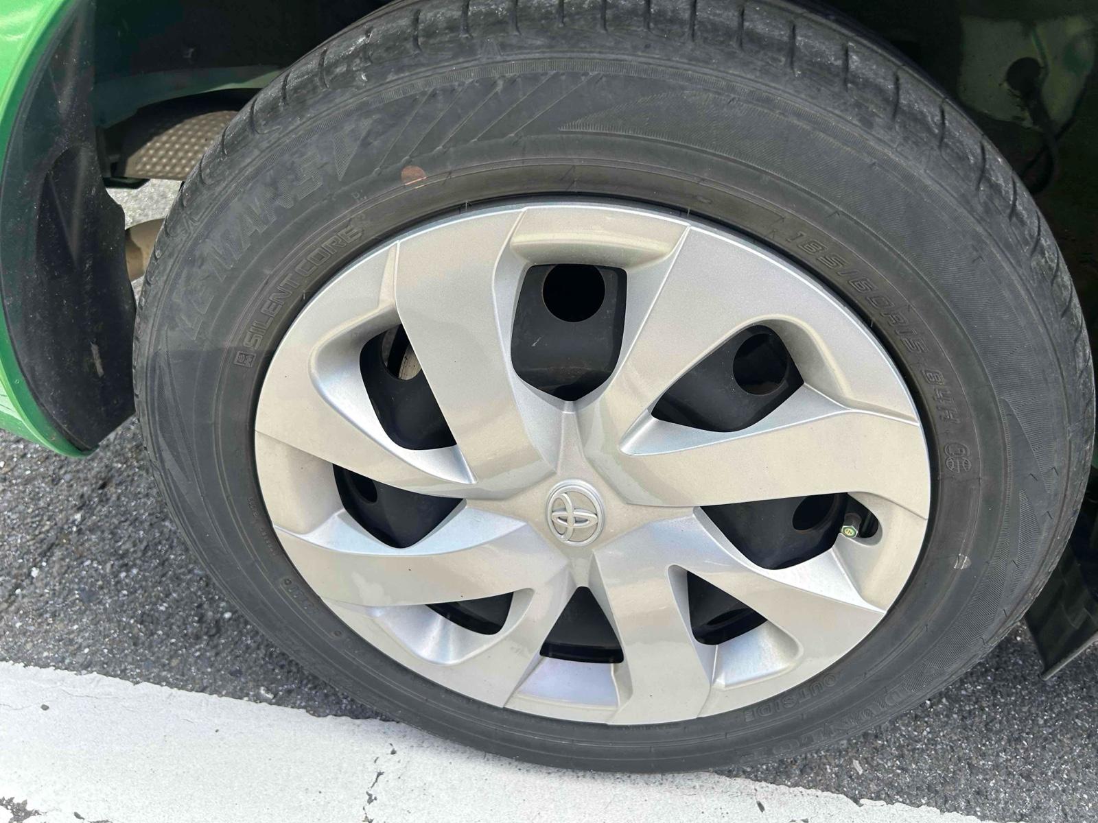 TOYOTA SIENTA HYBRID X Image 9