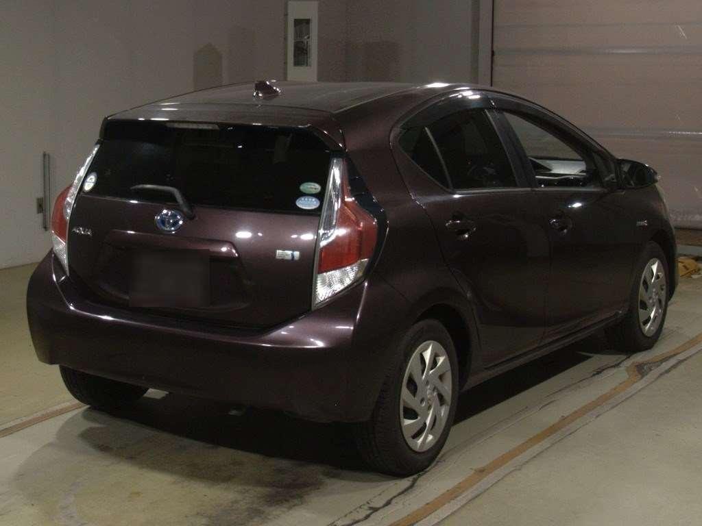 TOYOTA AQUA S Image 2