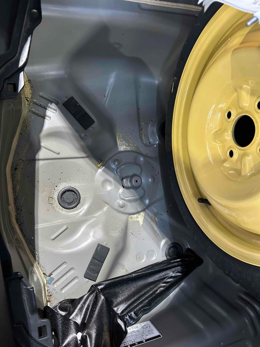 TOYOTA AQUA S Image 24