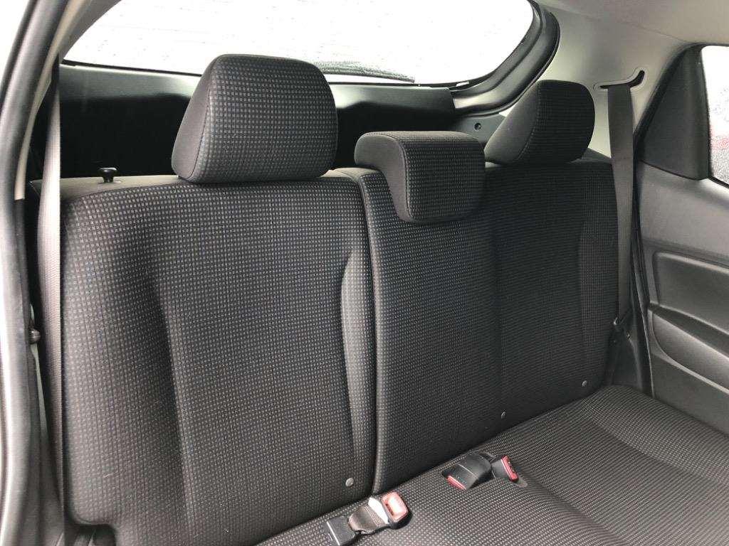TOYOTA VITZ HYBRID F Image 8