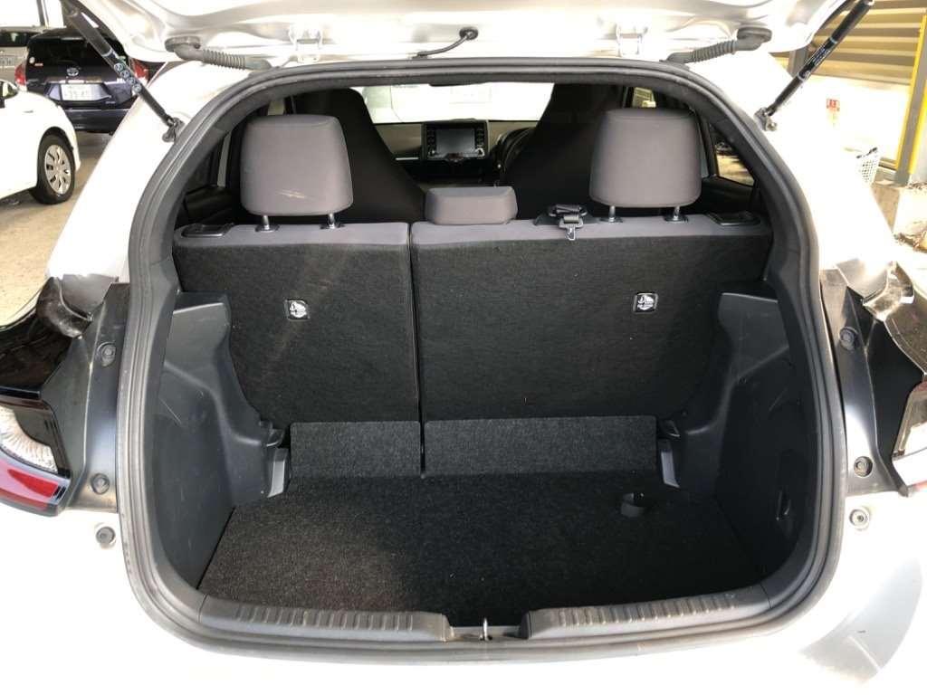 TOYOTA YARIS HYBRID X Image 8