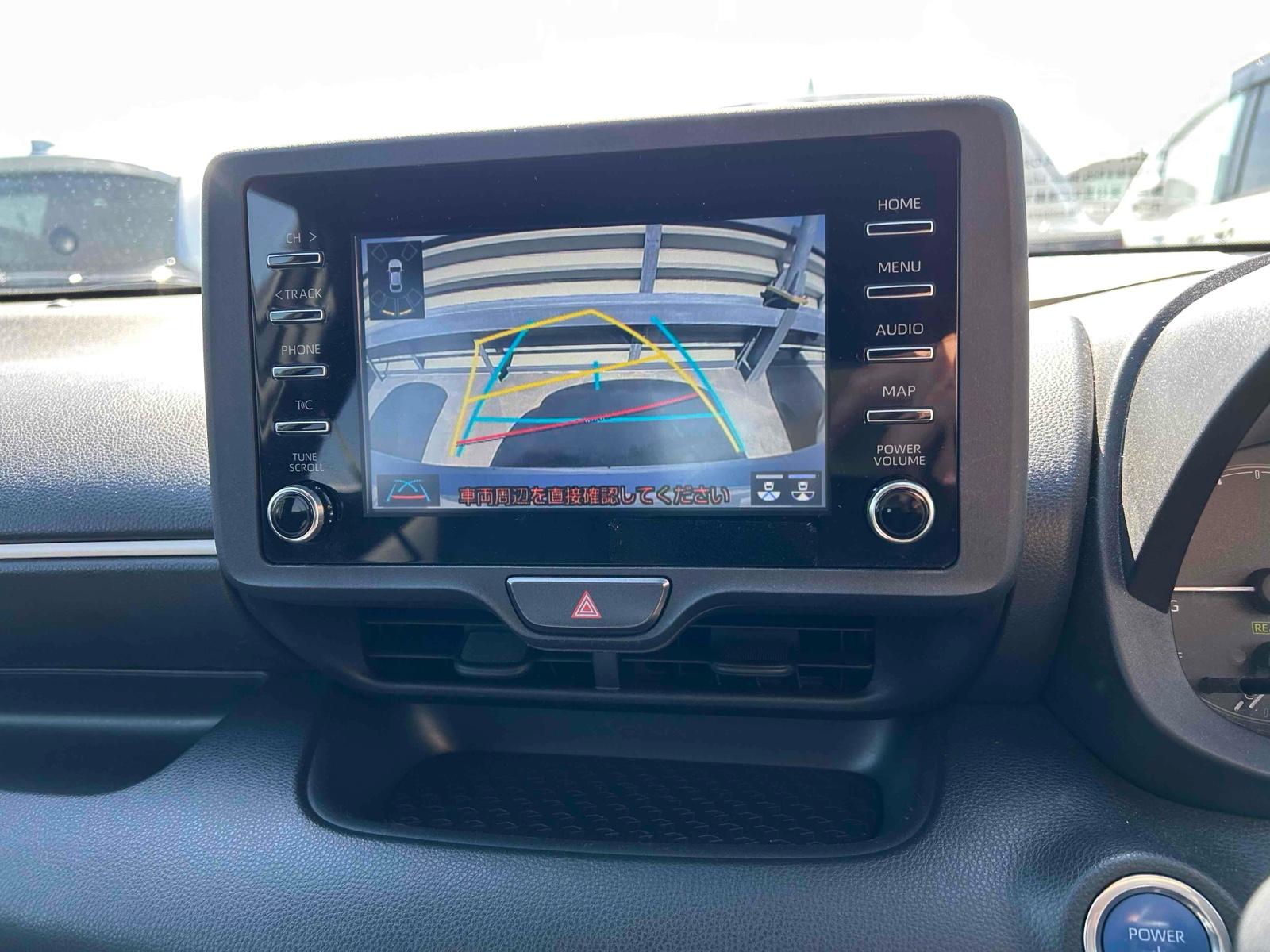 TOYOTA YARIS HYBRID X Image 13