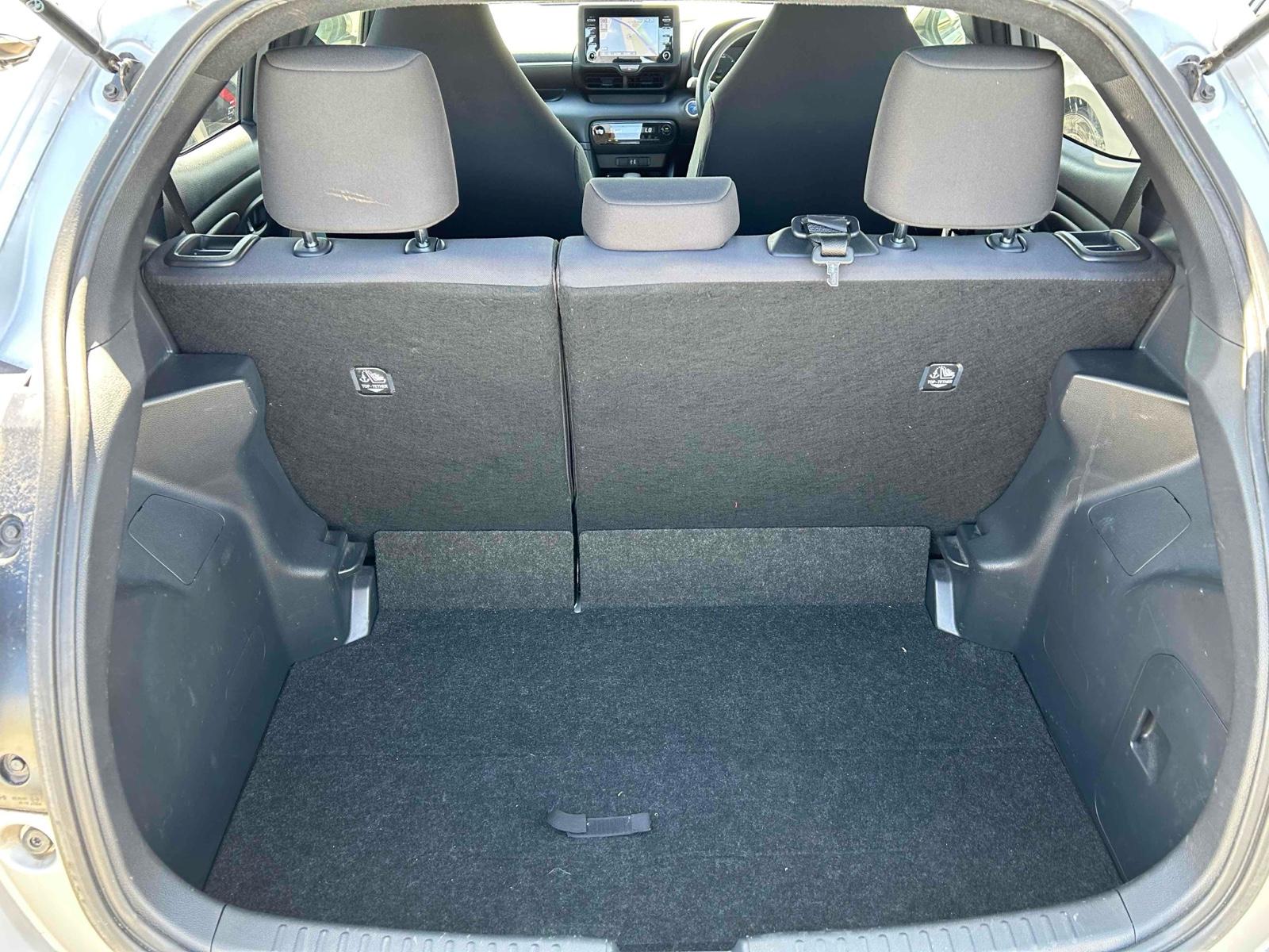 TOYOTA YARIS HYBRID X Image 26