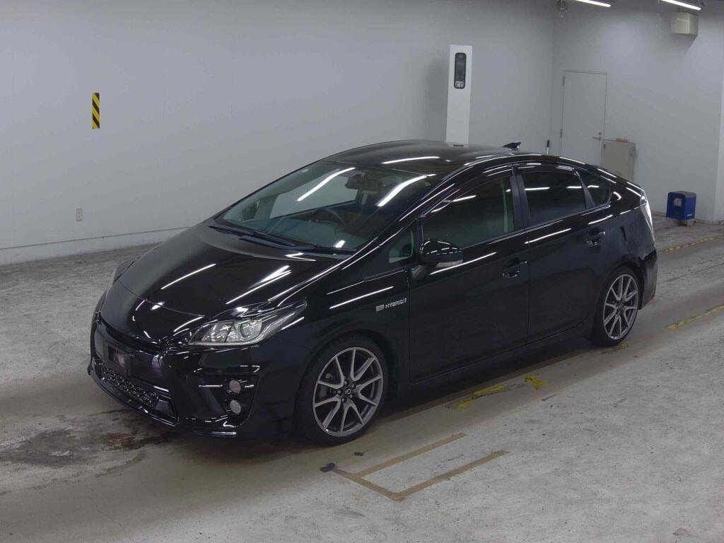 TOYOTA PRIUS 5D S TOURING SELECTION G'S Image 6