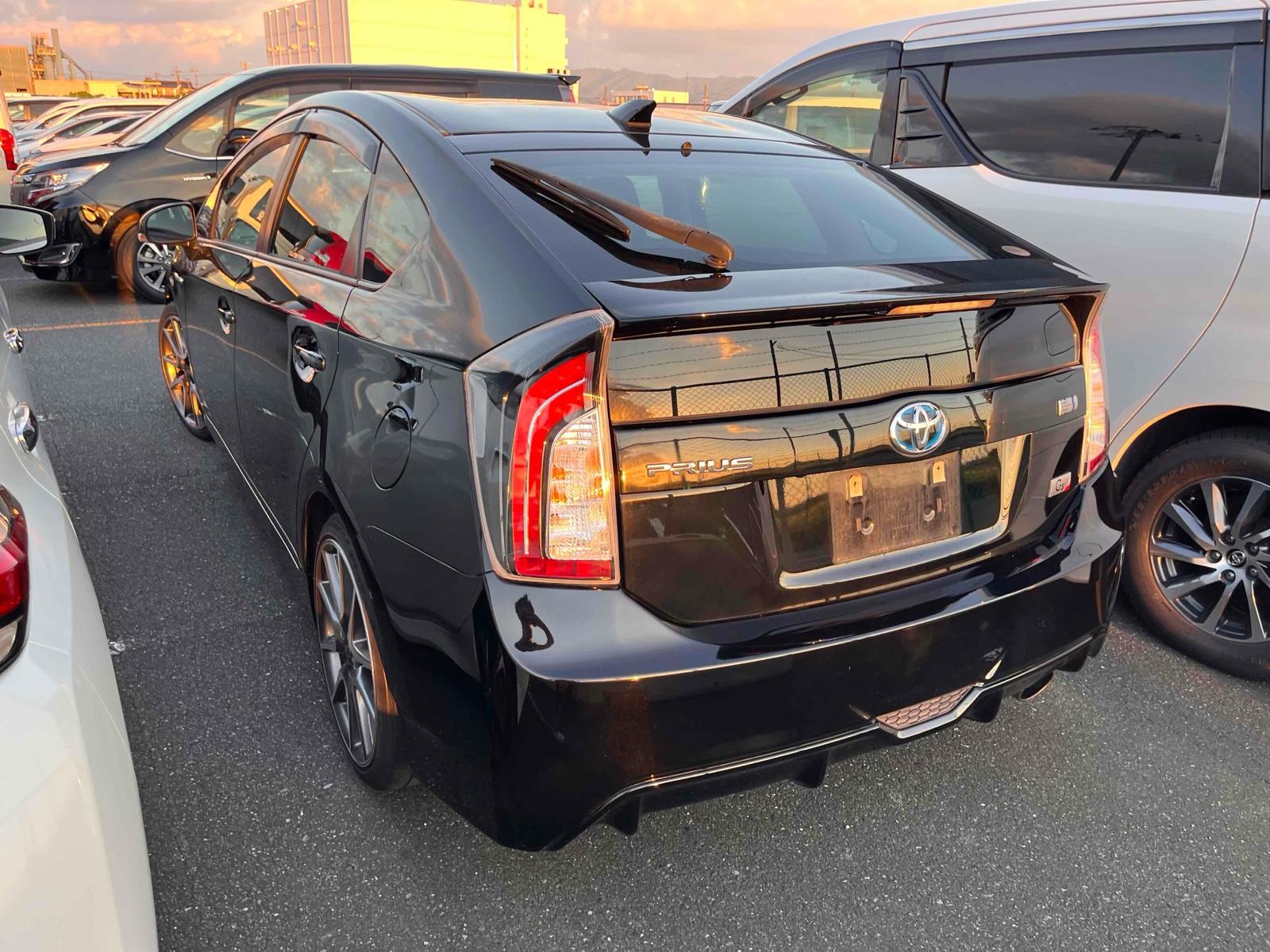 TOYOTA PRIUS 5D S TOURING SELECTION G'S Image 2