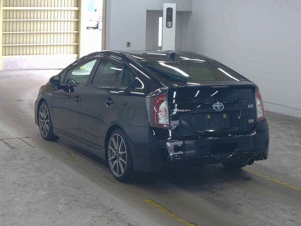 TOYOTA PRIUS 5D S TOURING SELECTION G'S Image 4