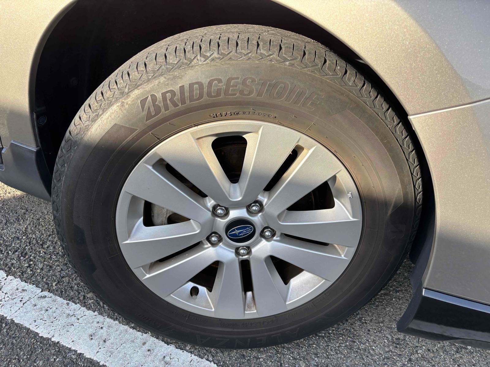 SUBARU OUTBACK 4WD BASE GRADE Image 26