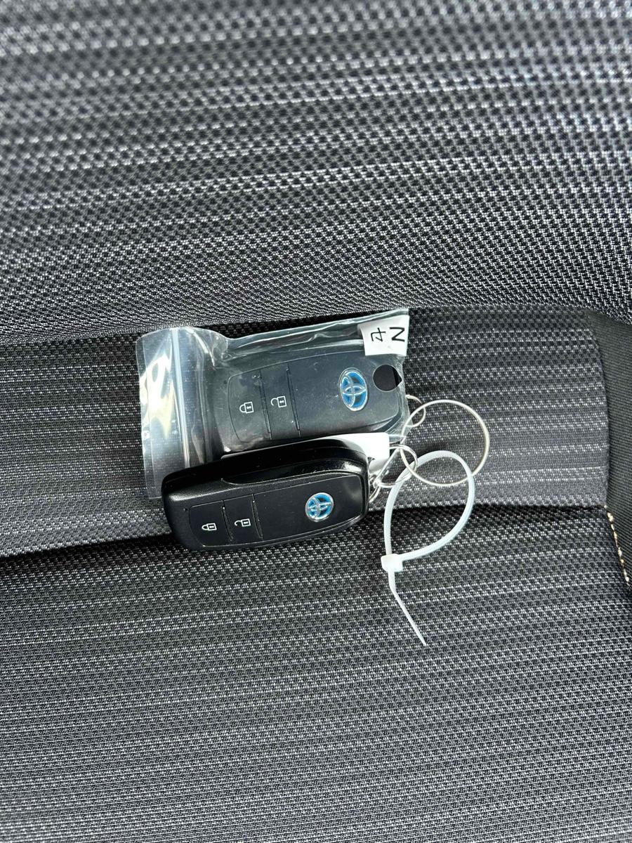 TOYOTA YARIS HYBRID Z Image 14