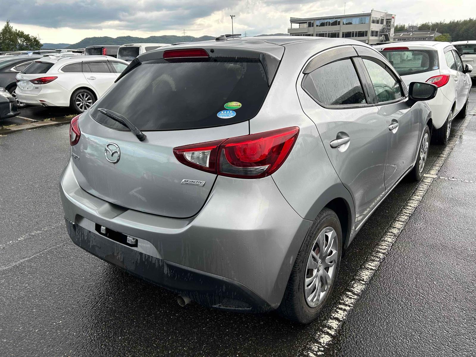 MAZDA DEMIO 13C Image 2