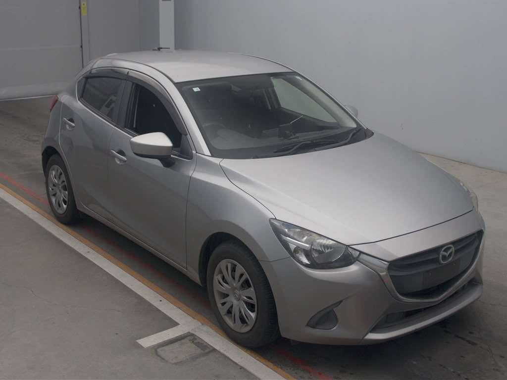 MAZDA DEMIO 13C Image 8