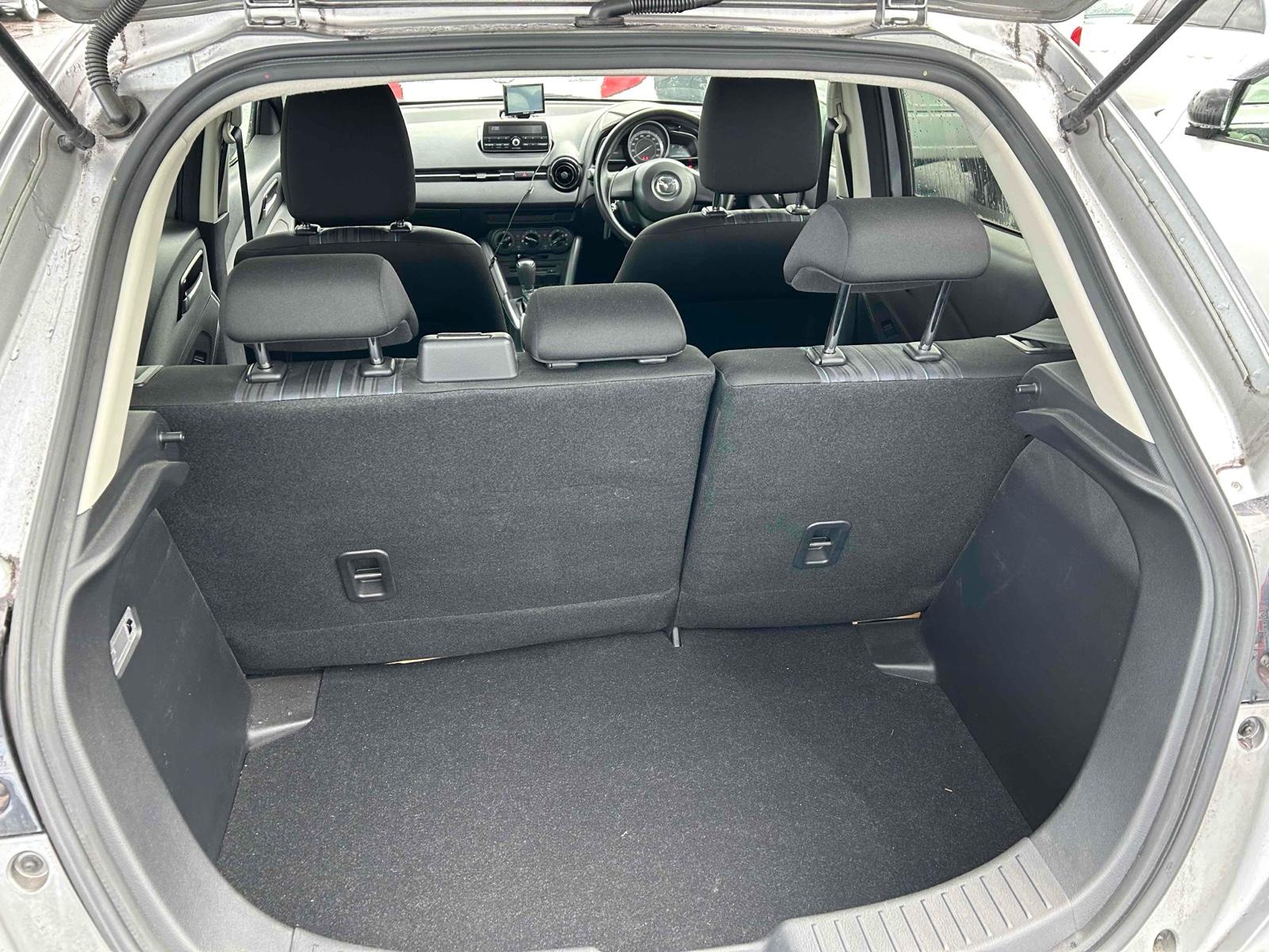 MAZDA DEMIO 13C Image 13