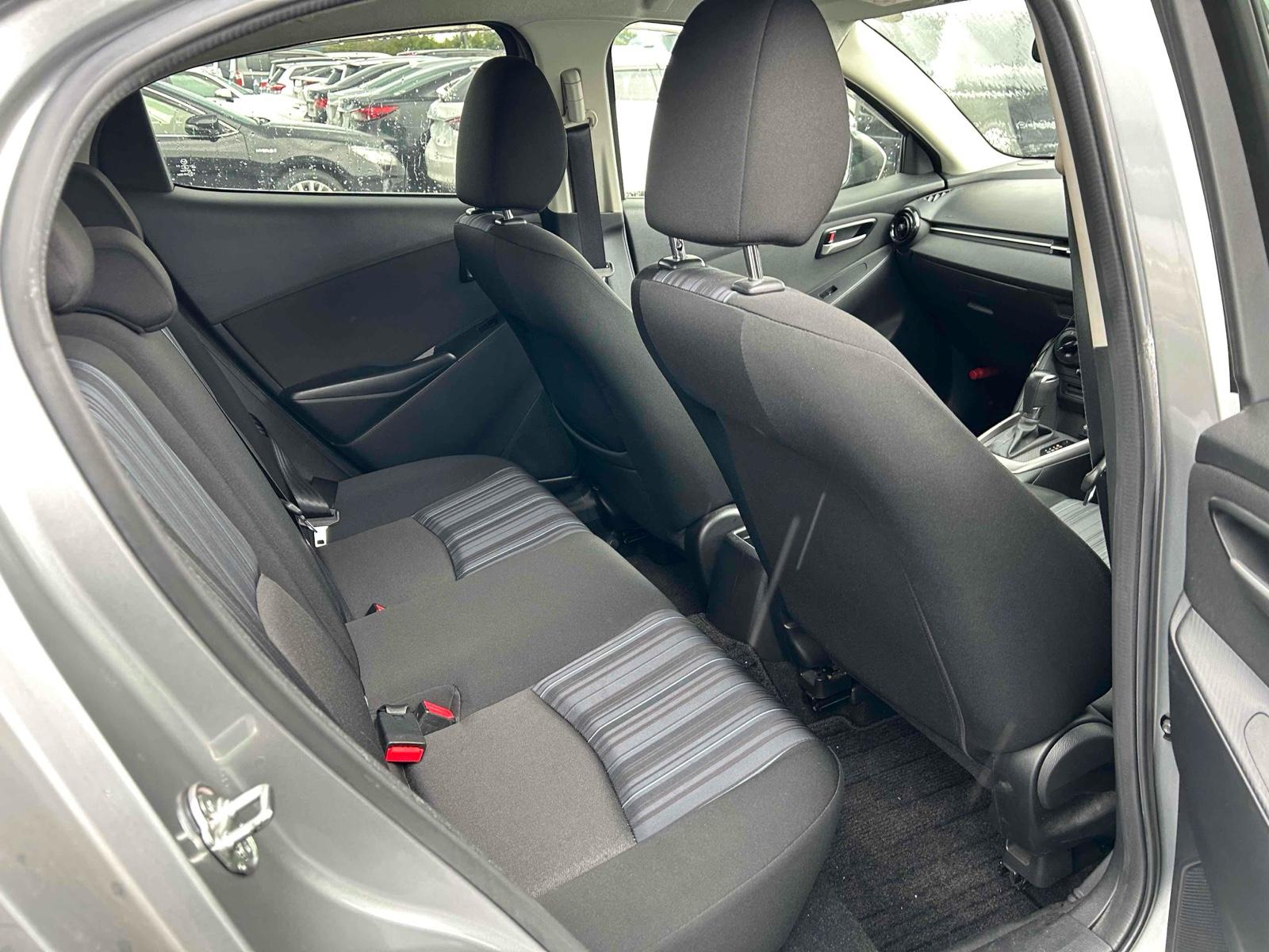 MAZDA DEMIO 13C Image 12