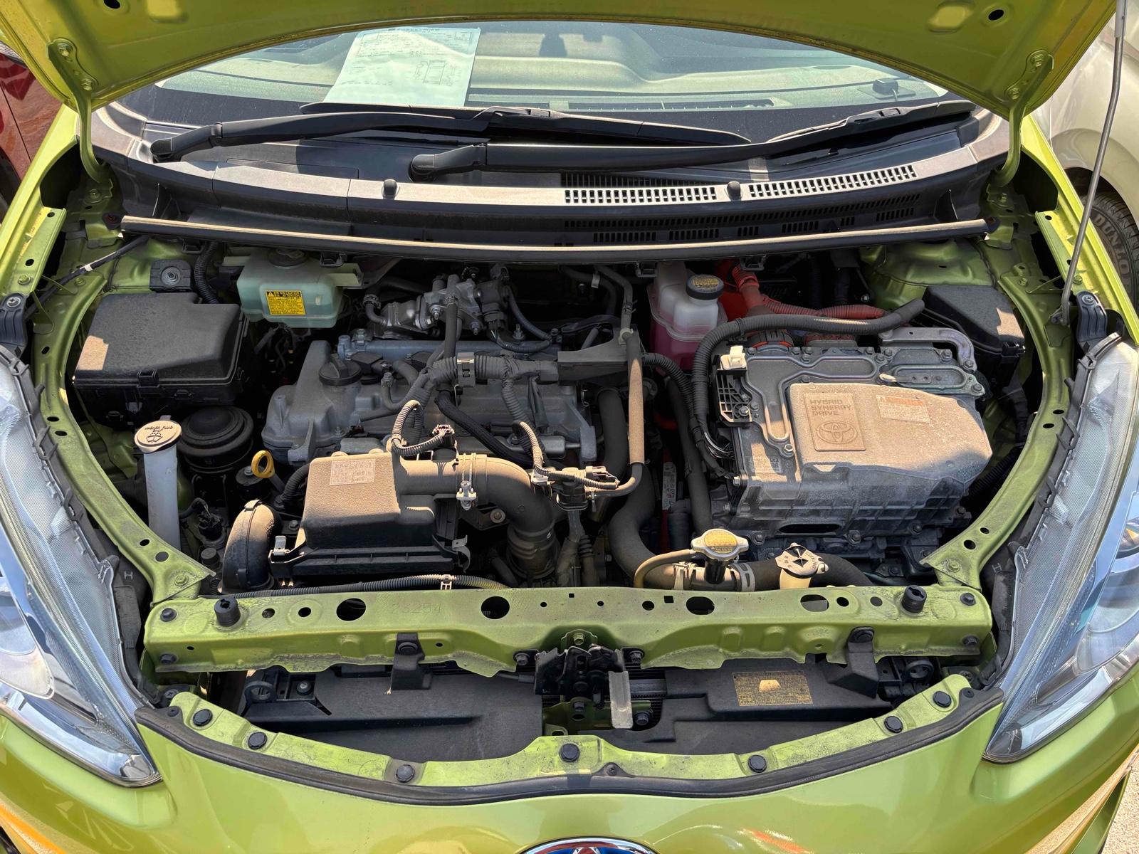 TOYOTA AQUA X-URBAN SMART ENTRY PACKAGE Image 19