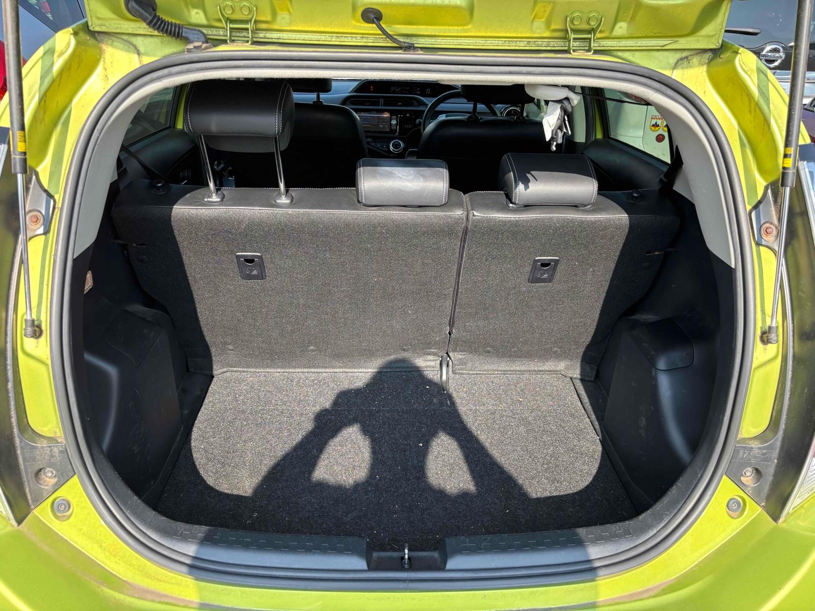 TOYOTA AQUA X-URBAN SMART ENTRY PACKAGE Image 21