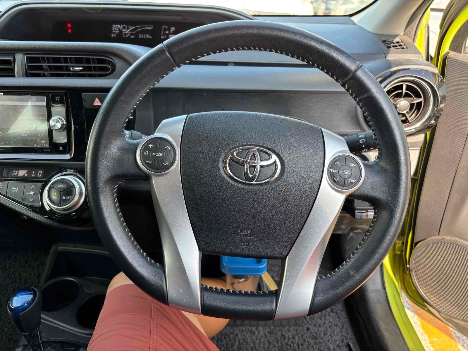 TOYOTA AQUA X-URBAN SMART ENTRY PACKAGE Image 24