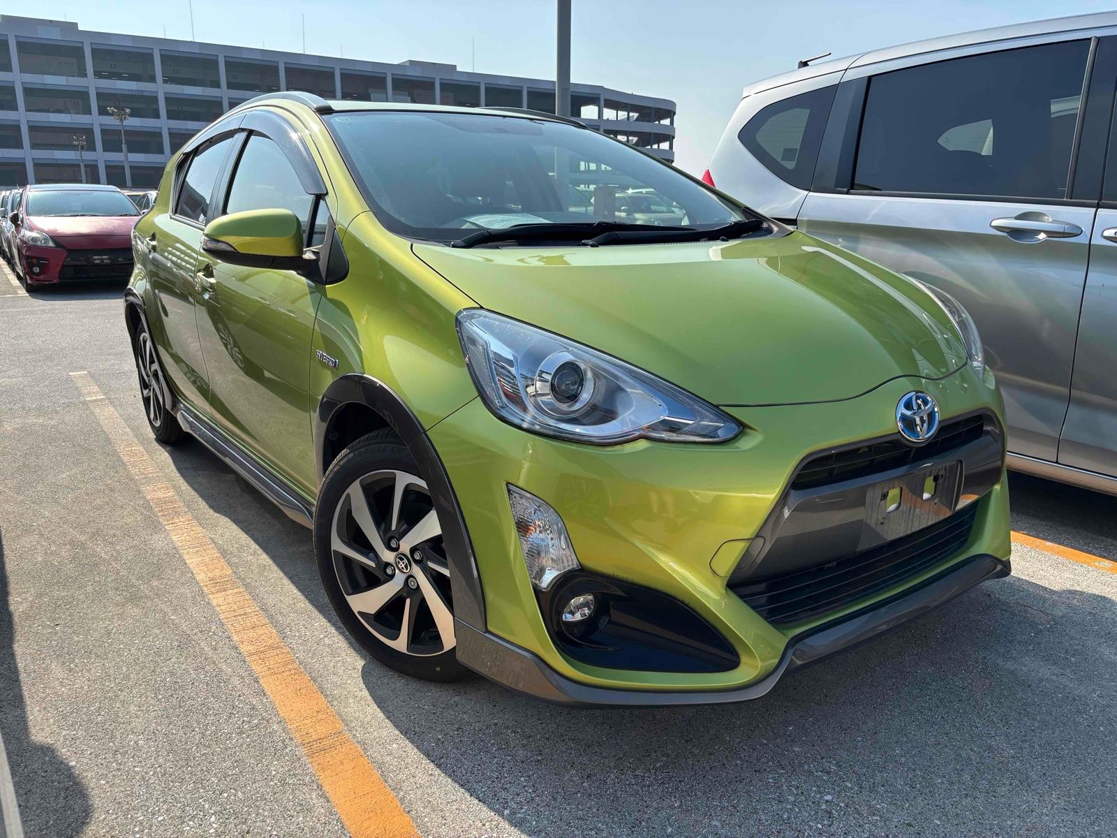 2014 Toyota AQUA 34,000 km