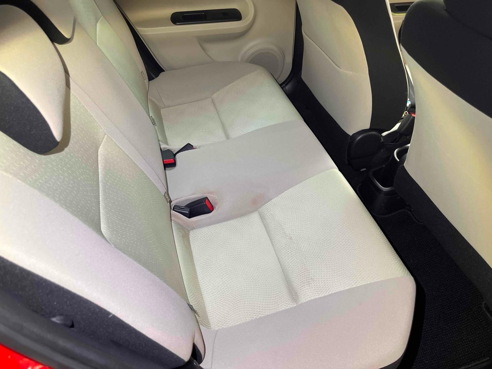 TOYOTA AQUA S Image 12