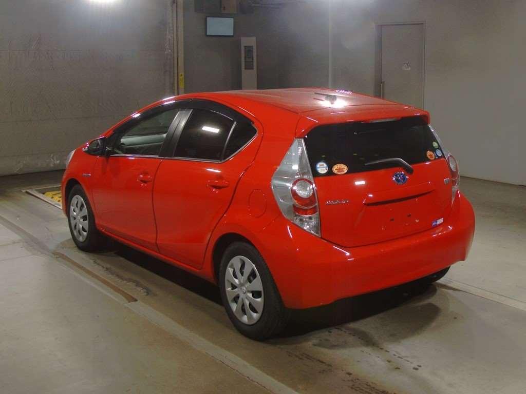 TOYOTA AQUA S Image 5