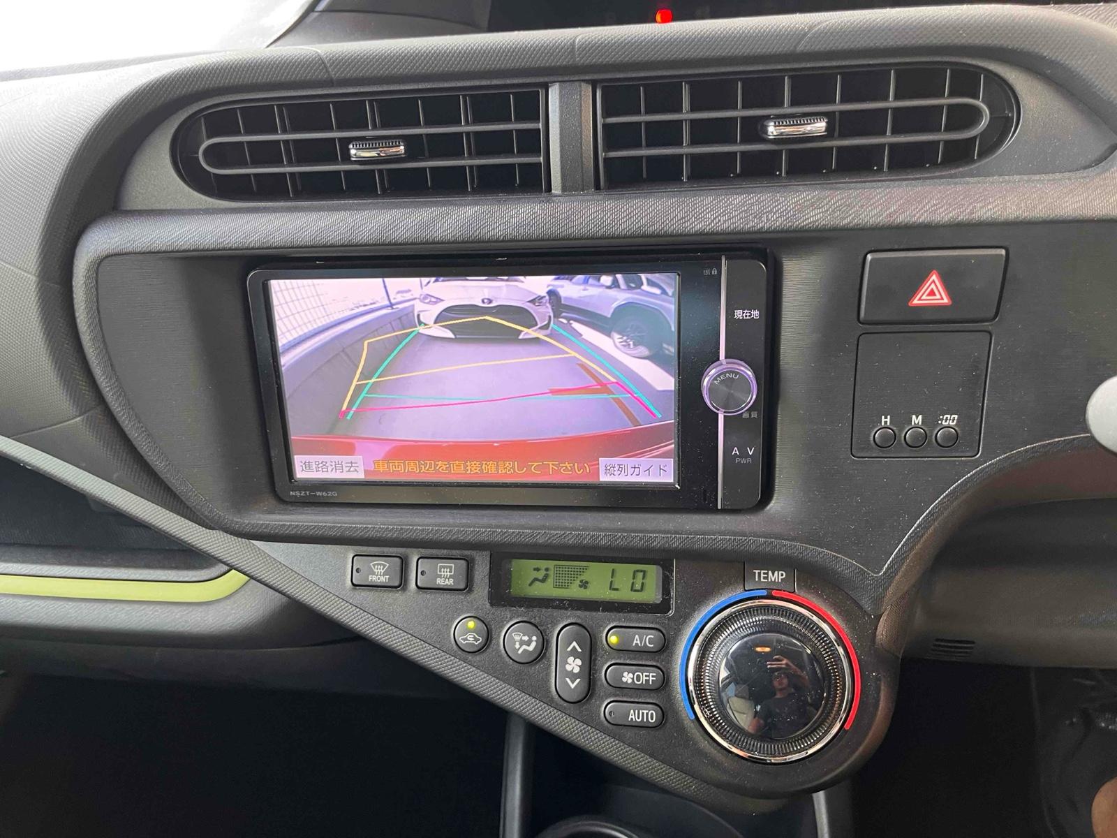TOYOTA AQUA S Image 13