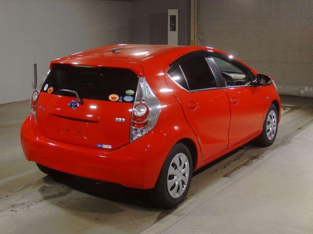 TOYOTA AQUA S Image 2