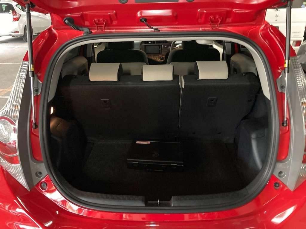 TOYOTA AQUA S Image 9