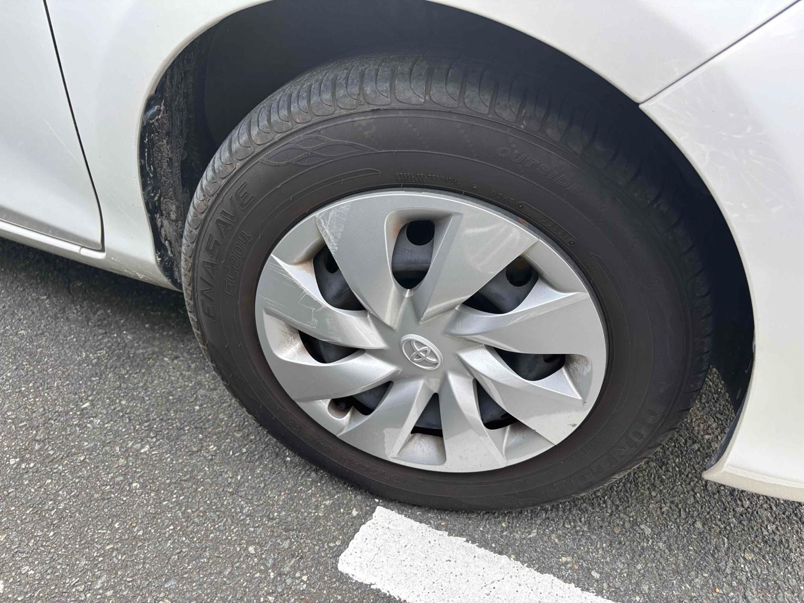 TOYOTA VITZ HYBRID F Image 15
