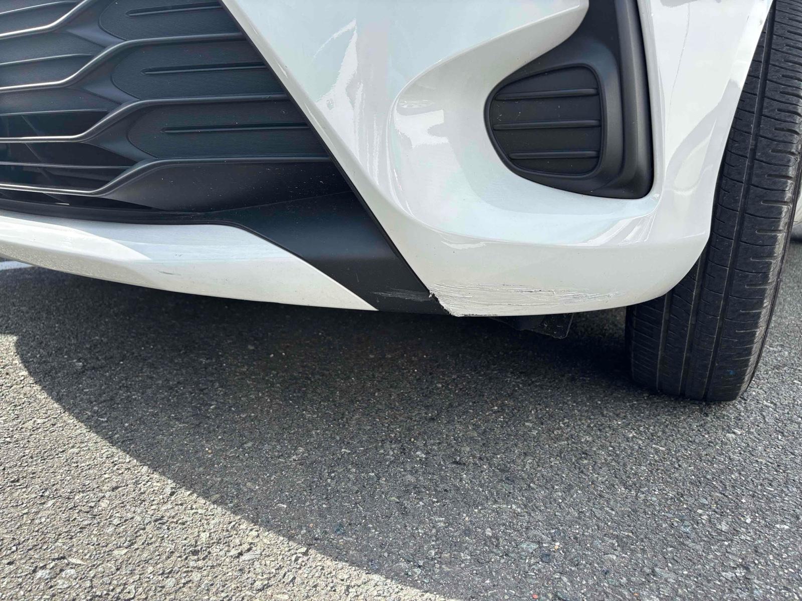 TOYOTA VITZ HYBRID F Image 9