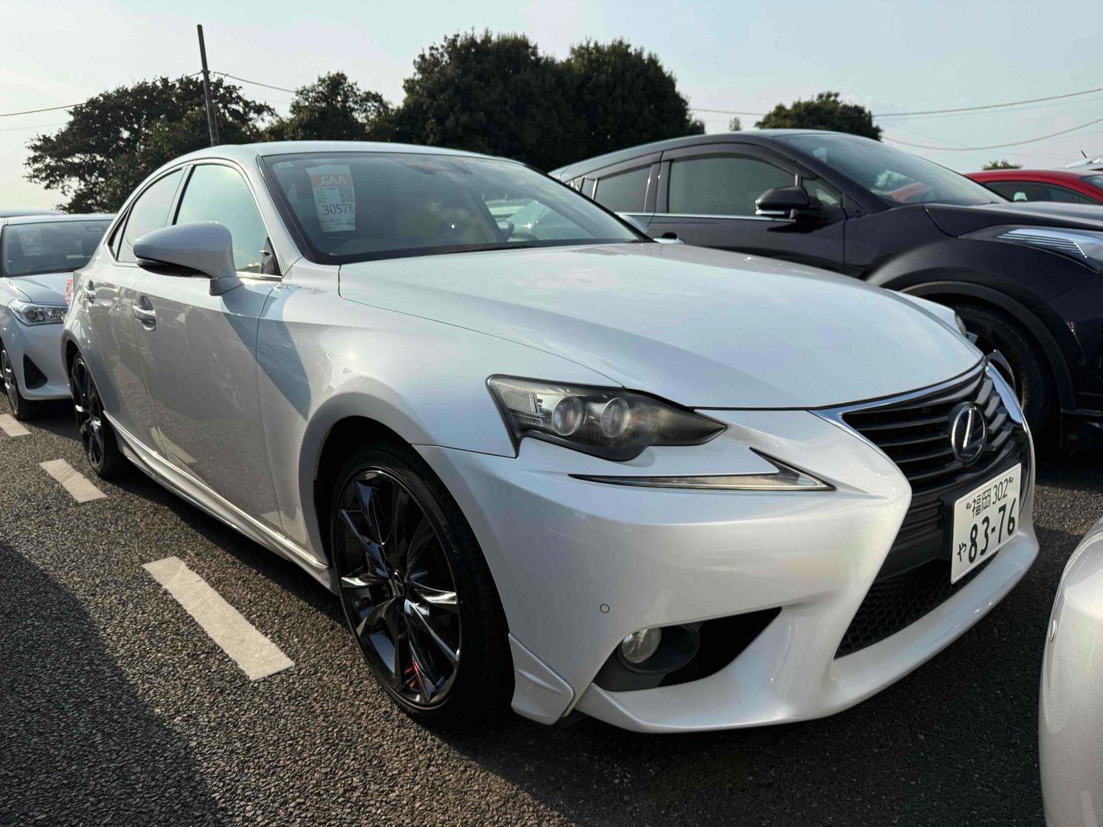 LEXUS IS 4D IS300H VERSION L Image 4