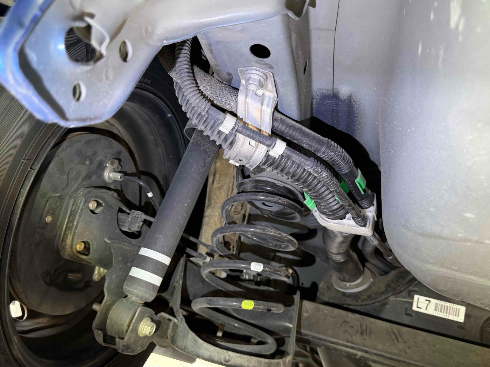TOYOTA VITZ F Image 23