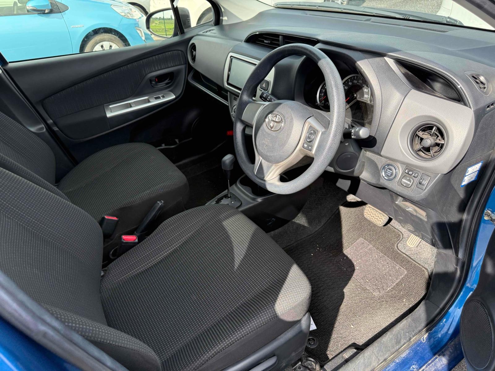 TOYOTA VITZ F Image 6